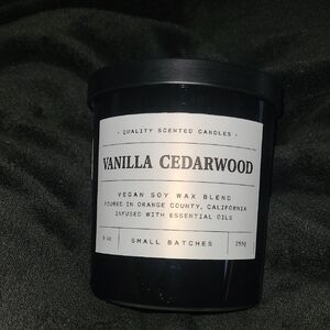 Vanilla Cedarwood Black Candle - 9oz